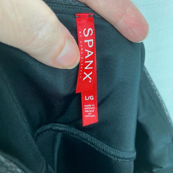 Spanx Black Faux Leather Pebbled Leggings Sz.L - Picture 9 of 16